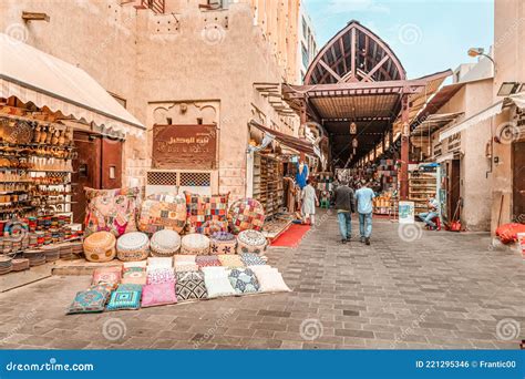 bur dubai souk market.